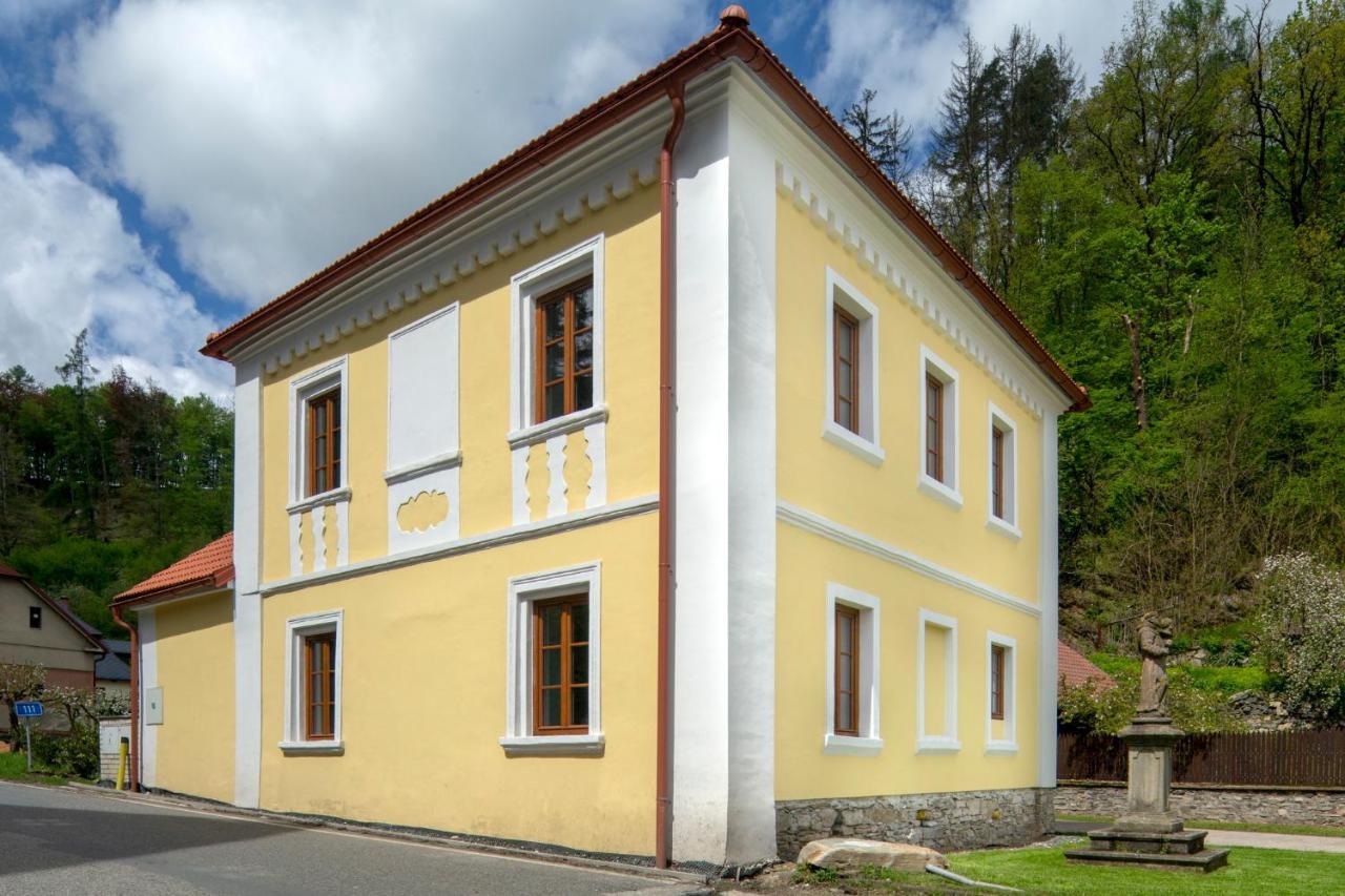 Apartmany Cesky Sternberk Bagian luar foto